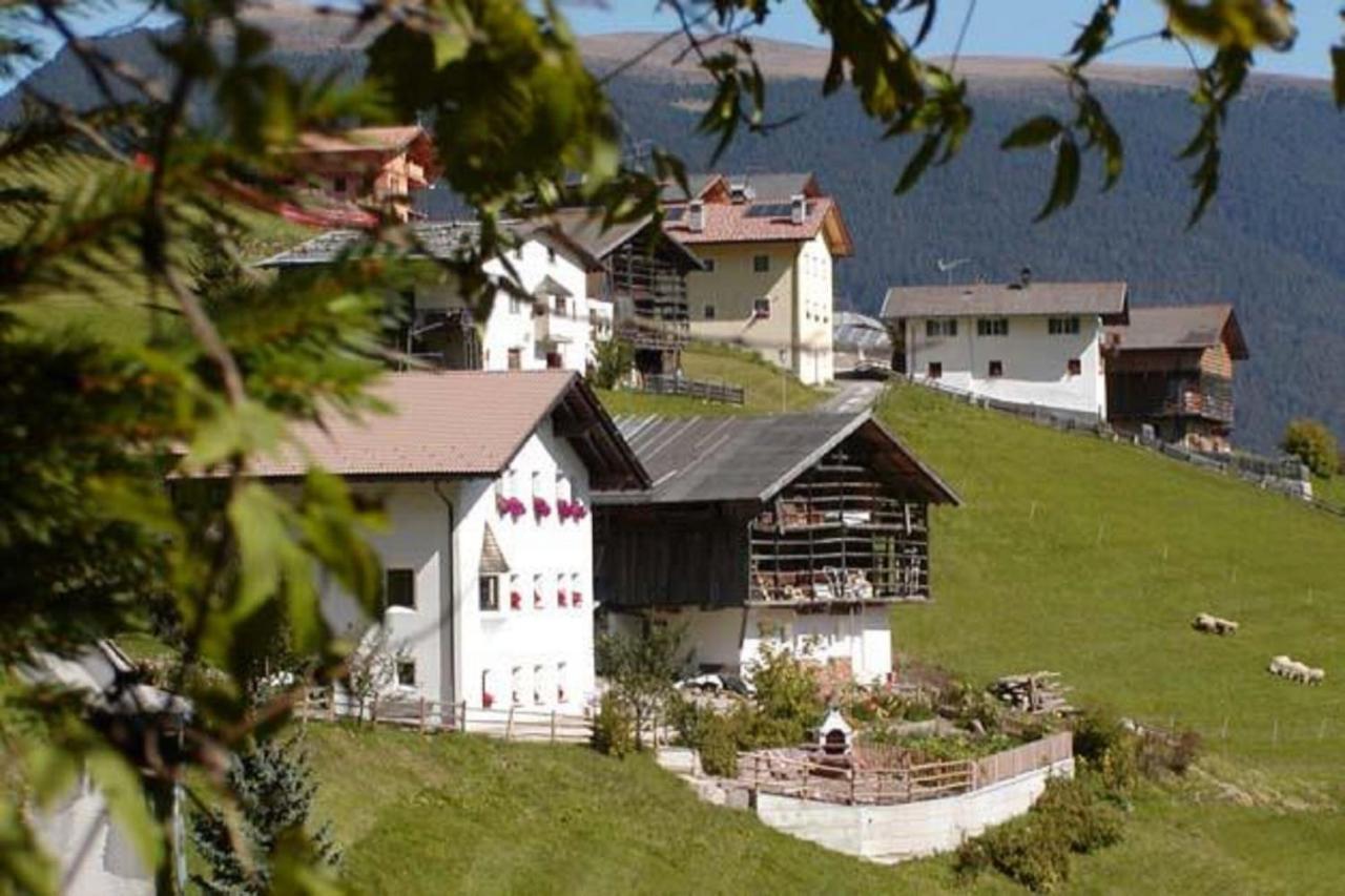 Agriturismo Apartments Tuene Urtijëi Dış mekan fotoğraf