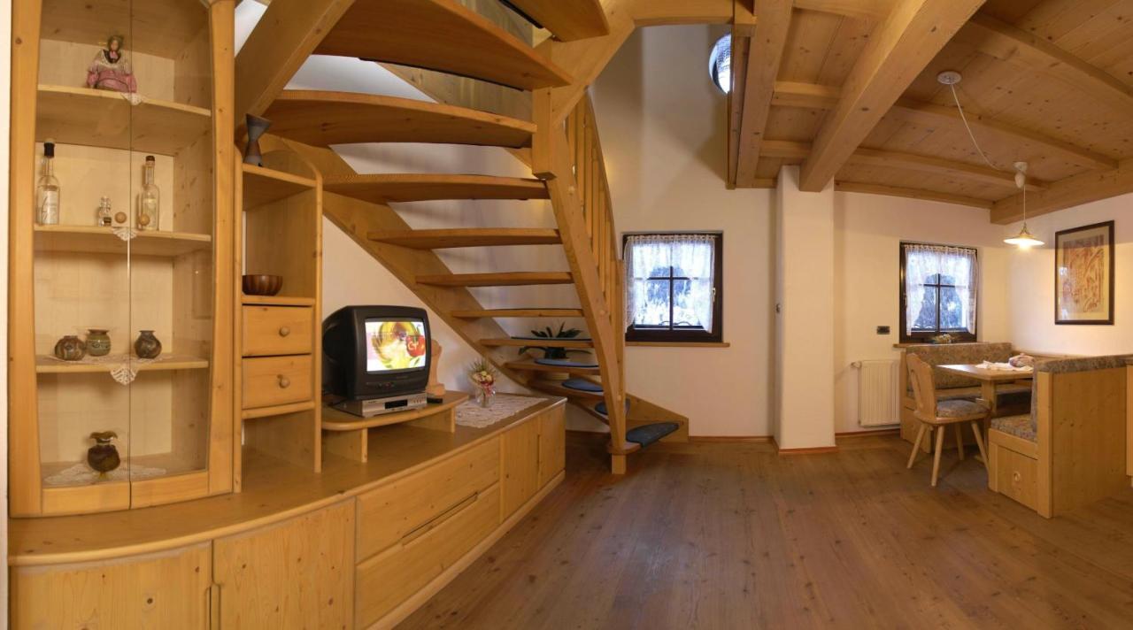 Agriturismo Apartments Tuene Urtijëi Dış mekan fotoğraf