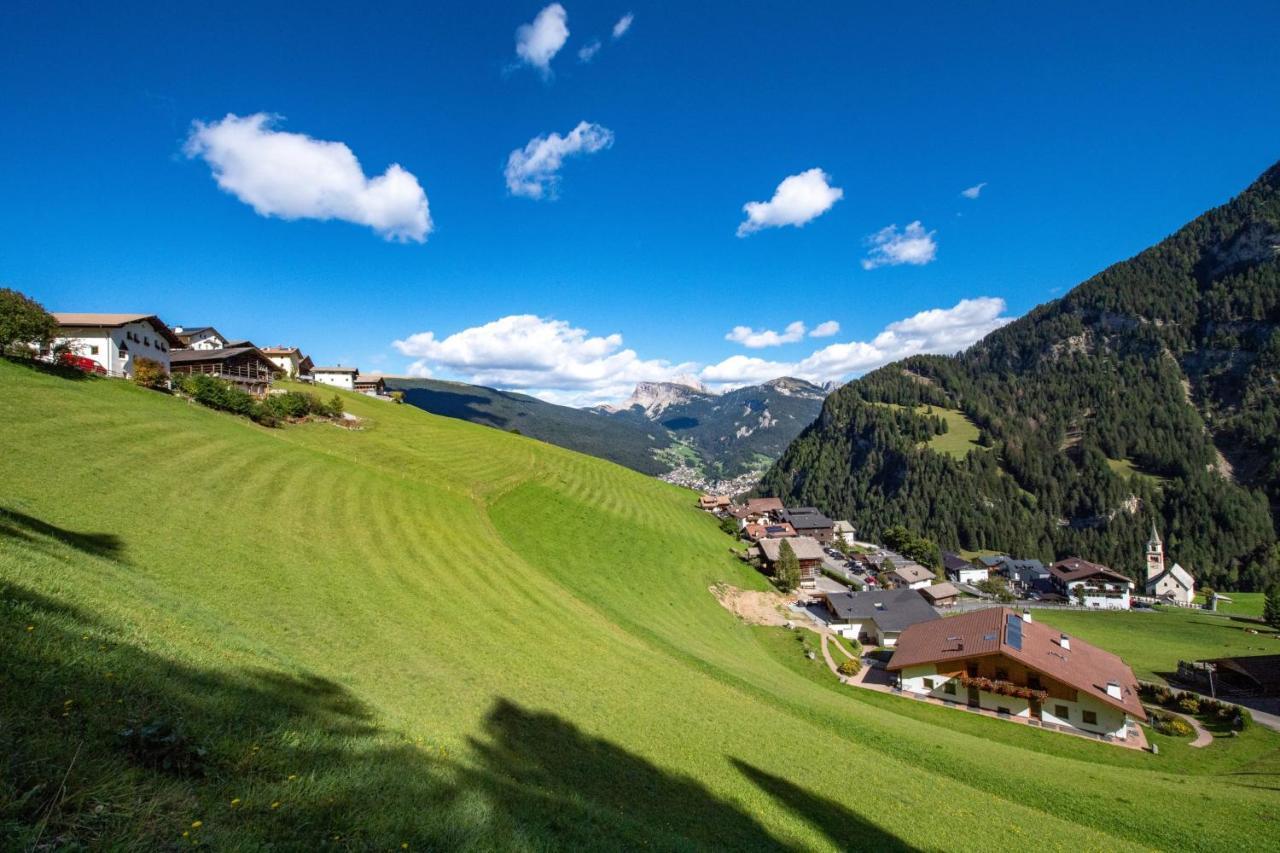 Agriturismo Apartments Tuene Urtijëi Dış mekan fotoğraf