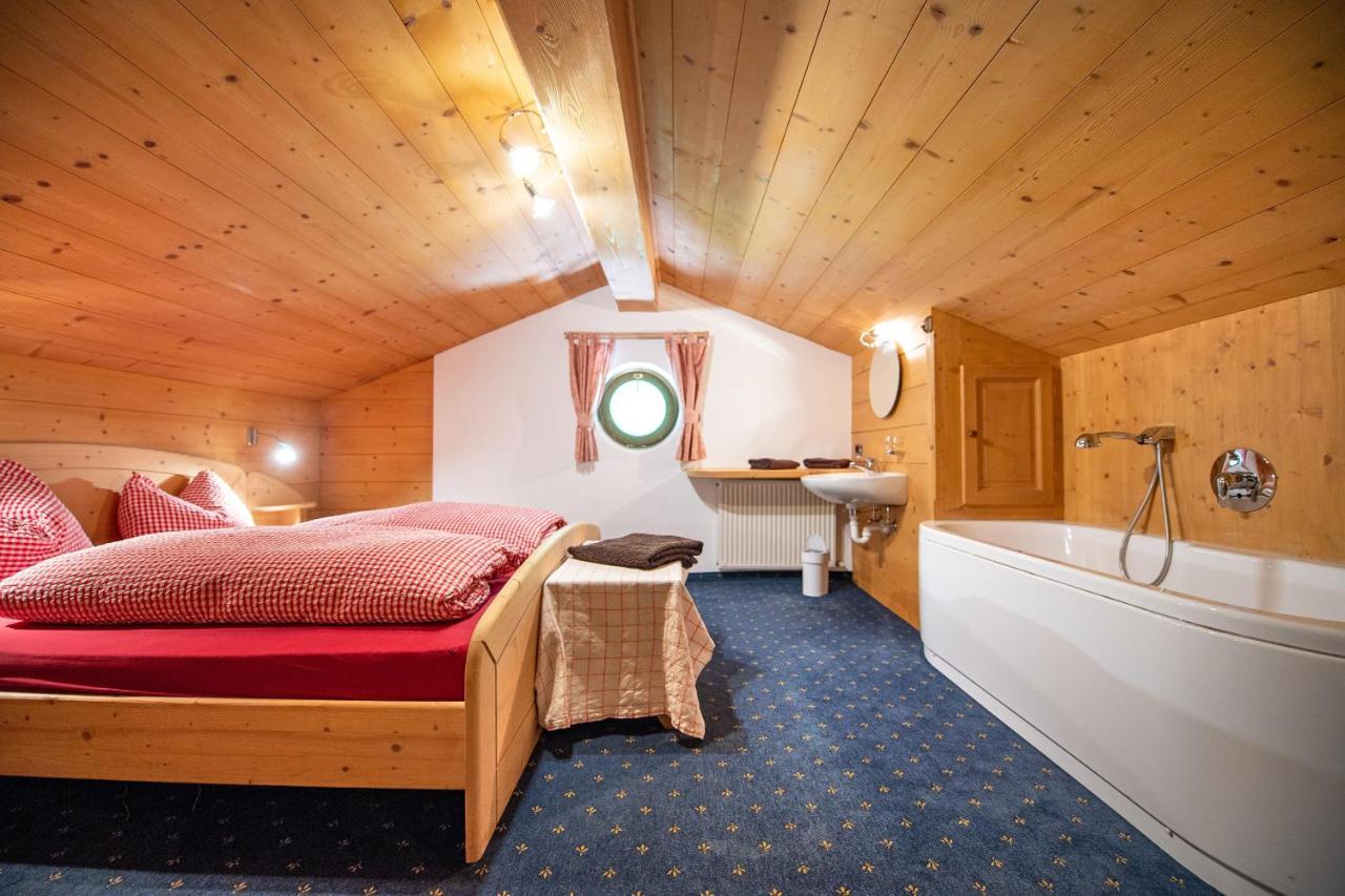Agriturismo Apartments Tuene Urtijëi Dış mekan fotoğraf