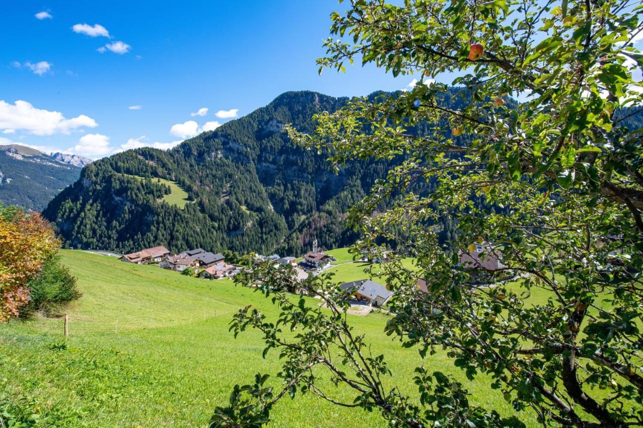 Agriturismo Apartments Tuene Urtijëi Dış mekan fotoğraf