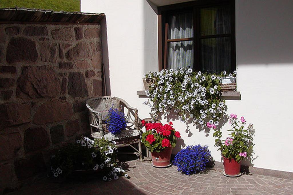 Agriturismo Apartments Tuene Urtijëi Dış mekan fotoğraf